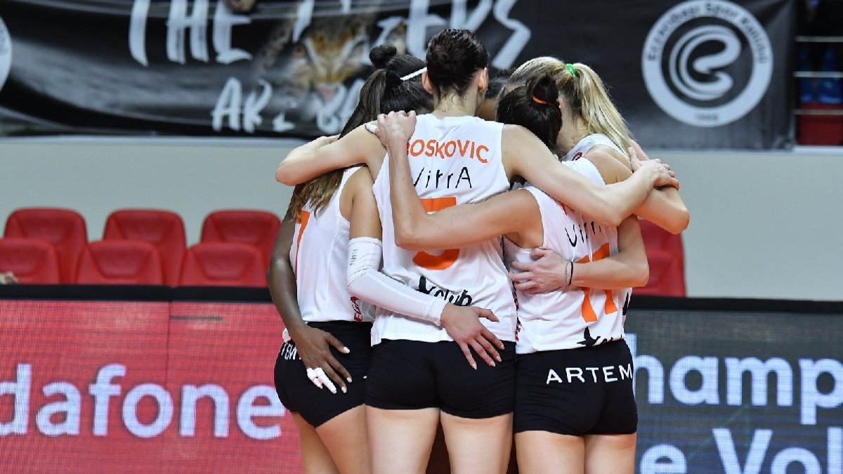 Eczacıbaşı Dynavit, Beşiktaş Ayos'a set vermedi