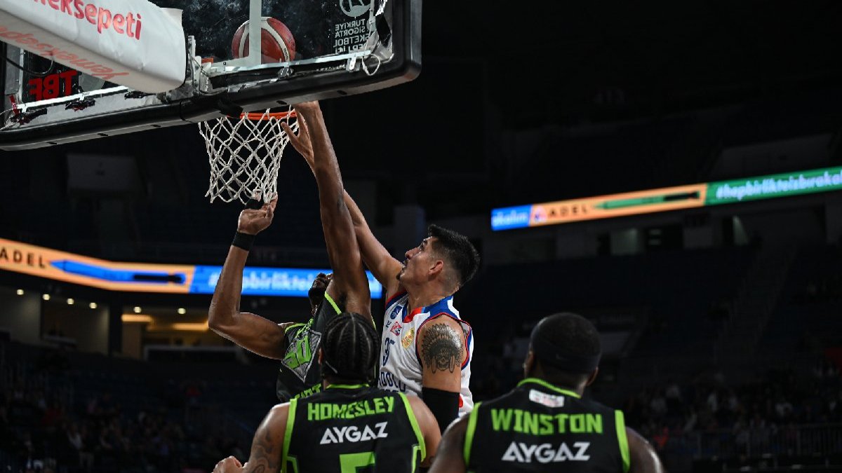 Anadolu Efes, TOFAŞ'ı mağlup etti