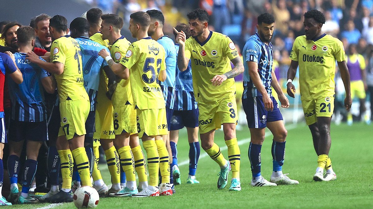 Adana Demirspor Fenerbahçe maçında saha karıştı! Oosterwolde ve Belhanda birbirine girdi