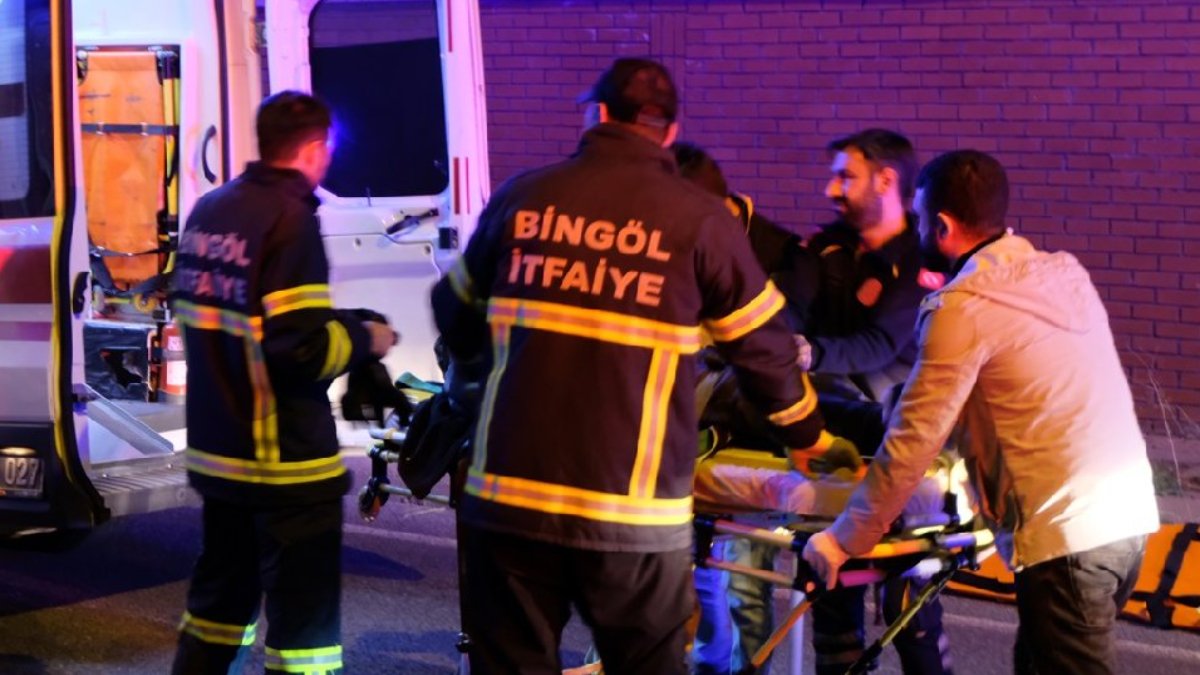 Bingöl'de art arda kazalar: 12 yaralı