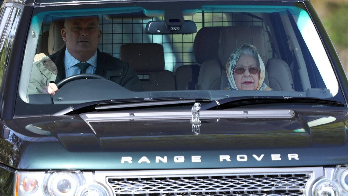 Kraliçe Elizabeth'in SUV aracı 4,7 milyon TL'ye satıldı
