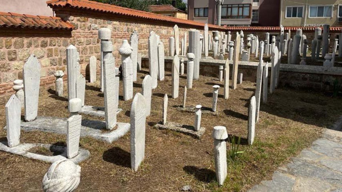 Osmanlı dönemi mezarlıkları aslına uygun onarıldı