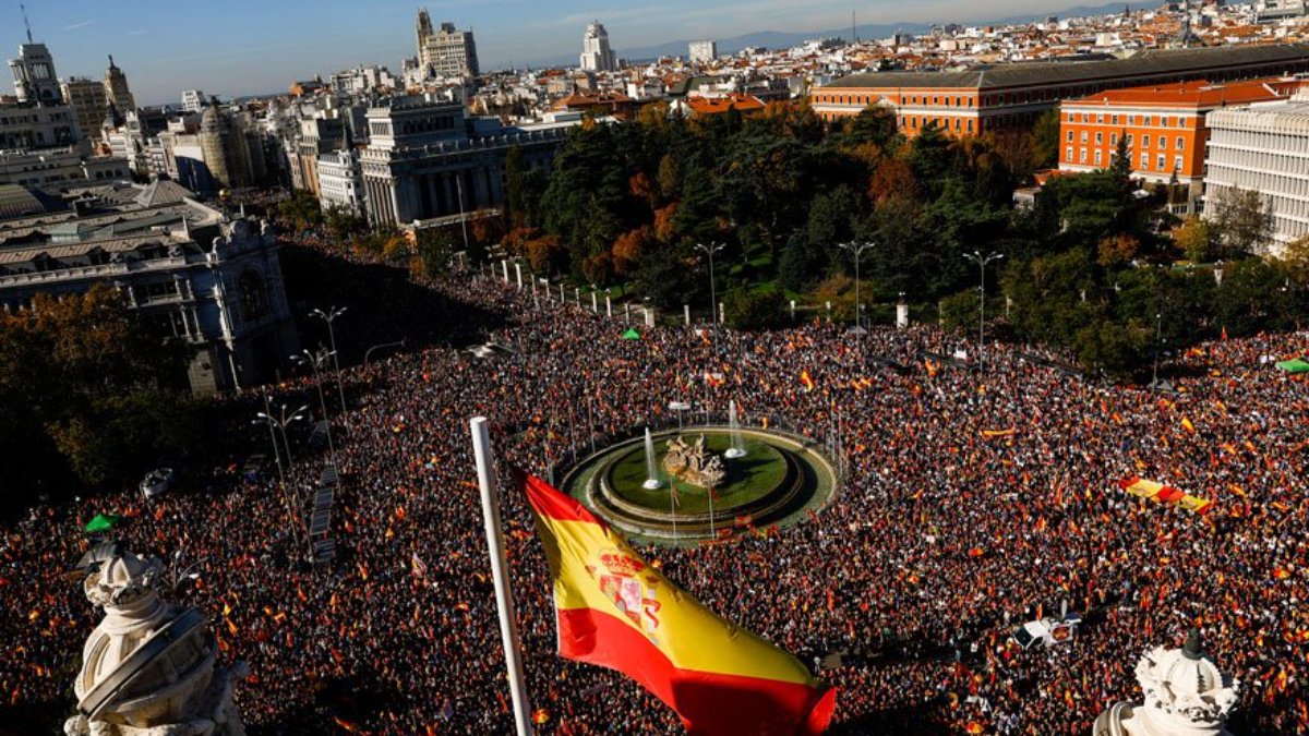 Katalanlarla anlaşma İspanya'yı karıştırdı