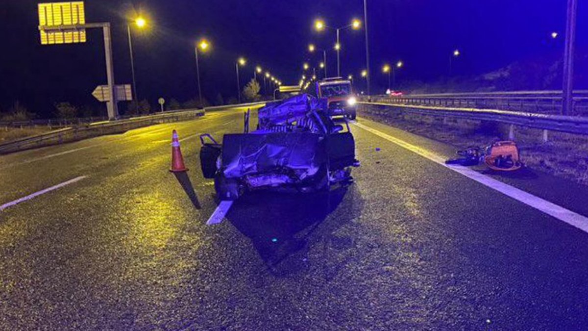 Ankara'da otomobil TIR'a çarptı: 1 uzman çavuş öldü, 2 uzman çavuş yaralı