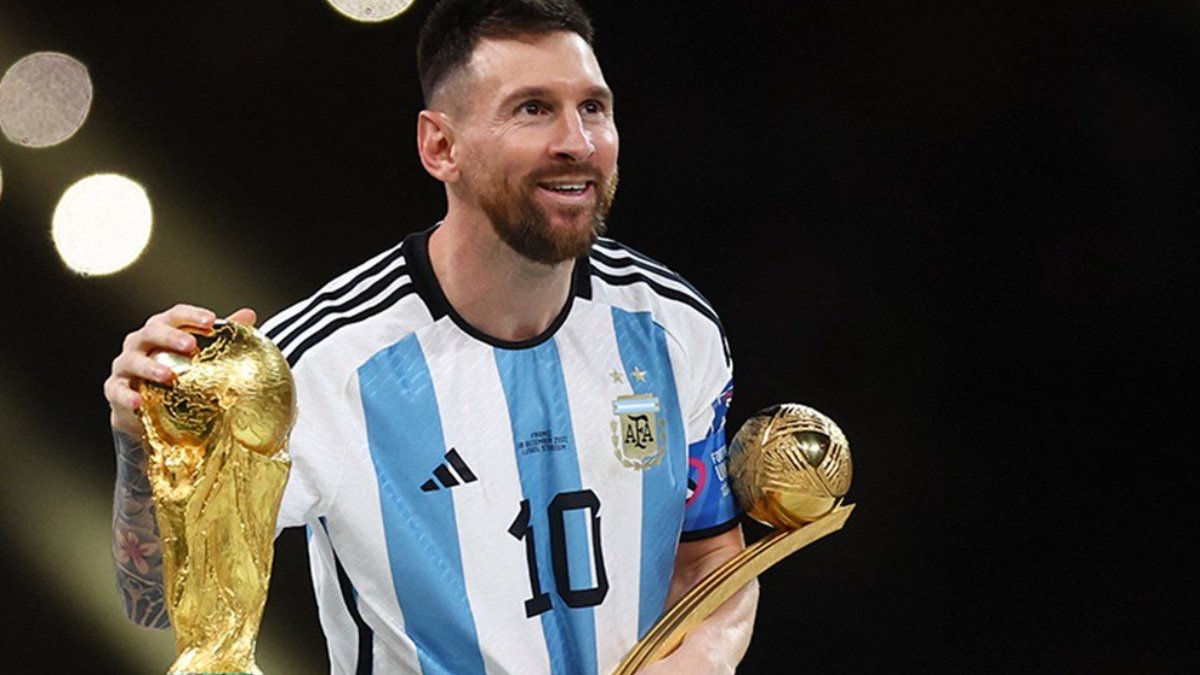 Messi'nin 2022 Dünya Kupası formaları açık artırmaya çıkıyor