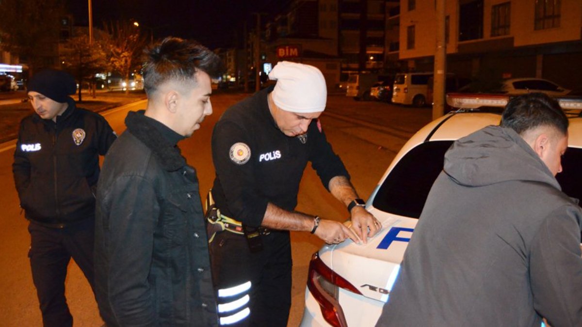 Polise yakalanan alkollü sürücü 'İntihar ederim' deyince gözaltına alındı 