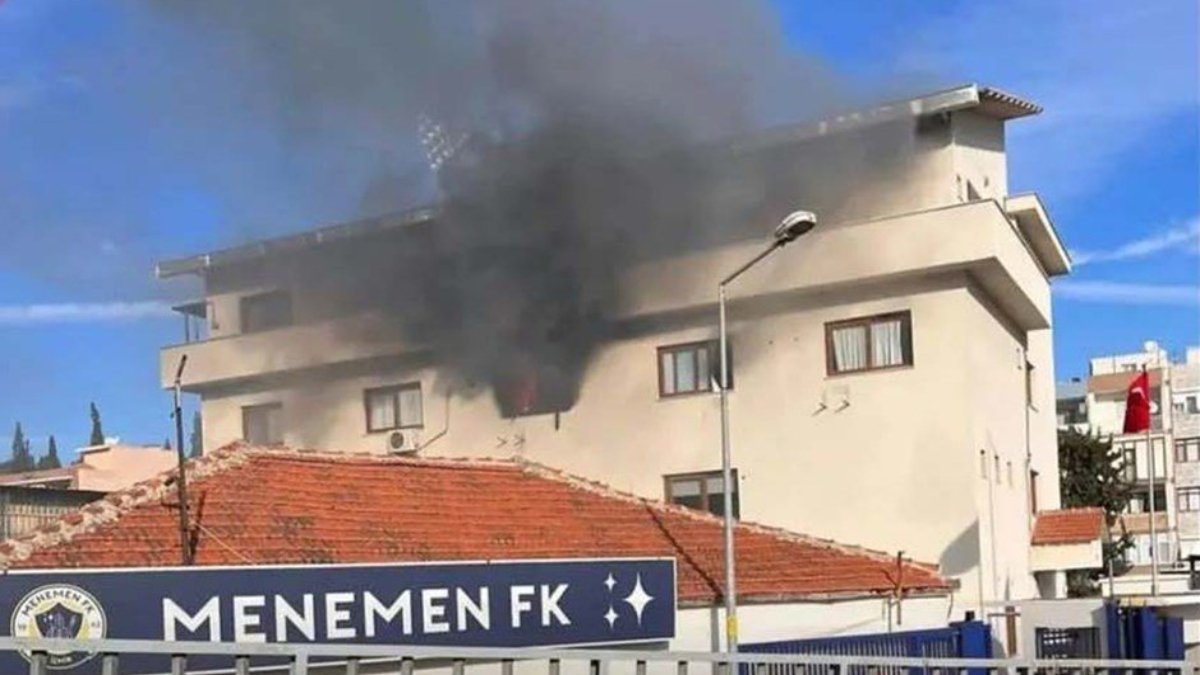Menemen FK kulüp binasında yangın çıktı