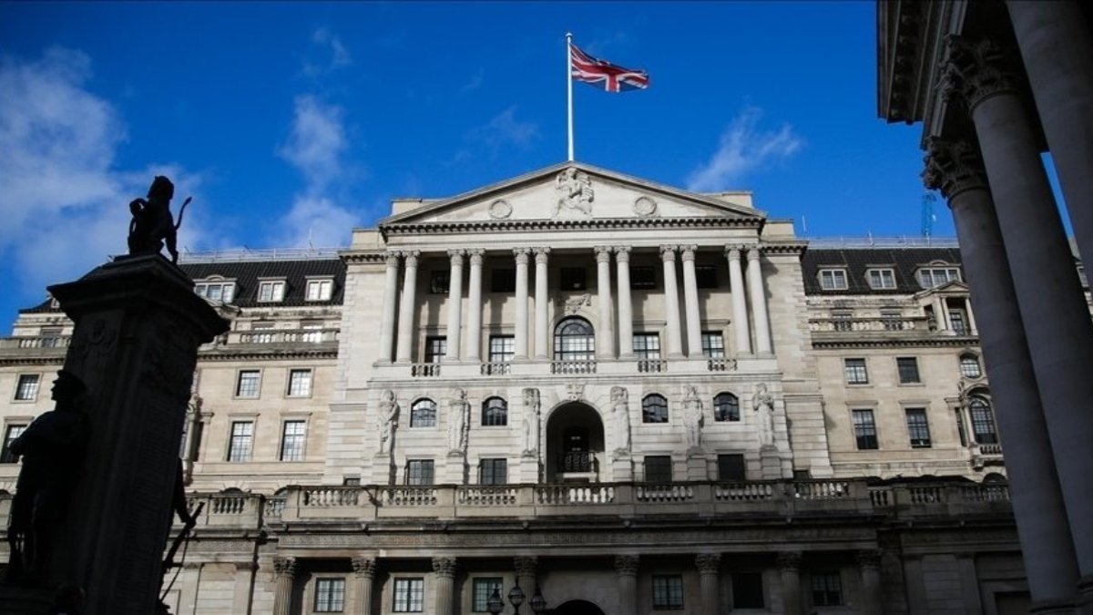 İngiltere Merkez Bankası Başkanı'ndan 'ısrarcı enflasyon' uyarısı