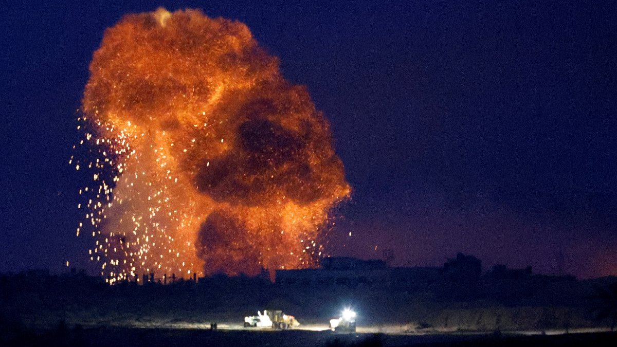 İsrail, Gazze’ye saldırıları şiddetlendirdi