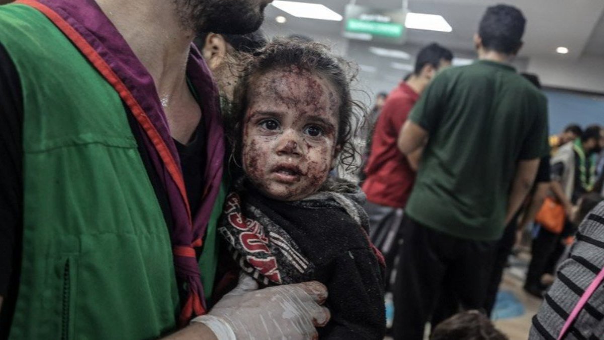 Gazze'de 5 bin 300 çocuk öldürüldü