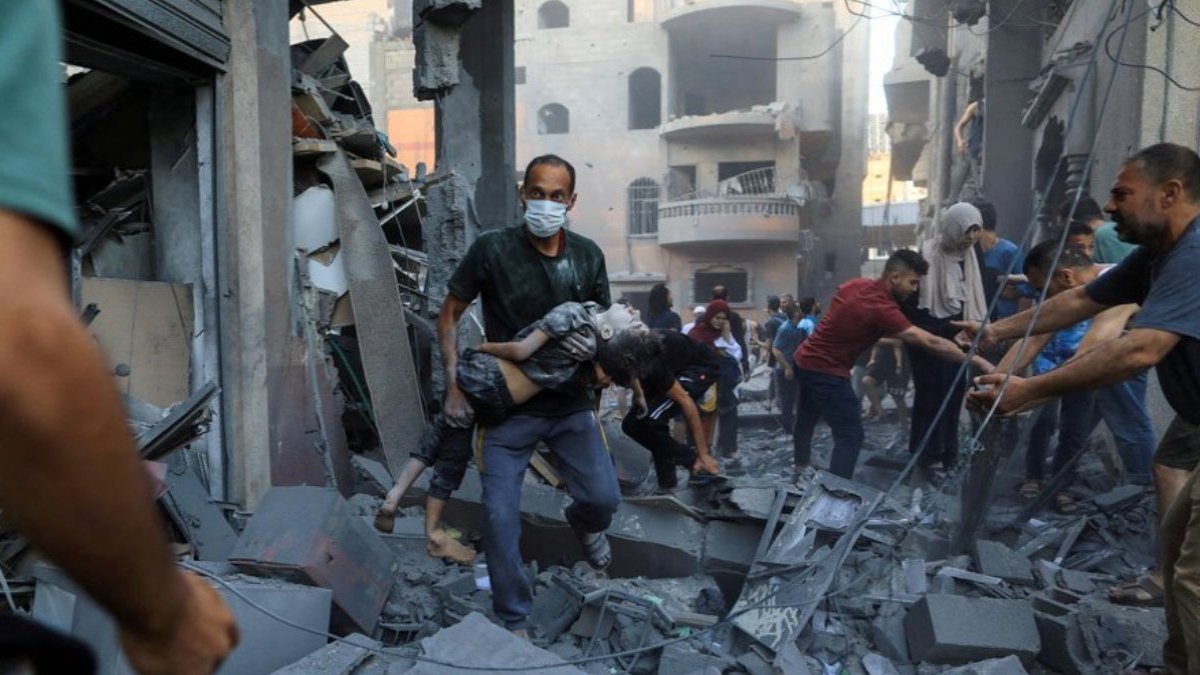 İnsani ara ertelendi, İsrail Gazze'ye bomba yağdırıyor