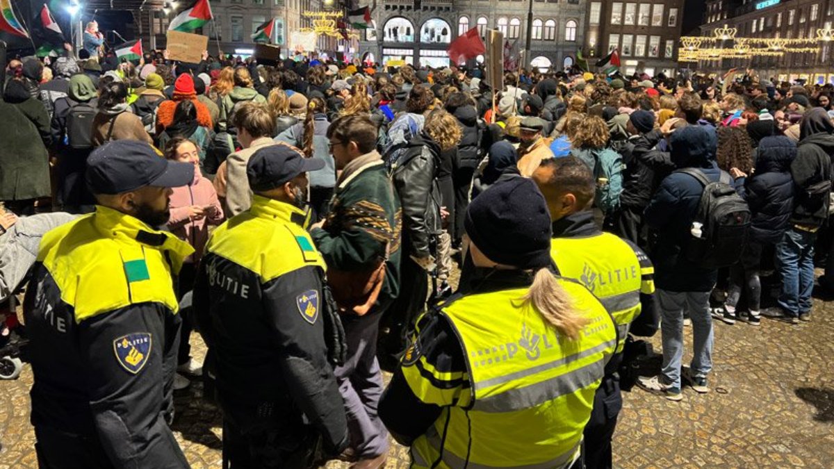 Hollanda'da sandıktan aşırı sağ çıktı, sokaklar karıştı