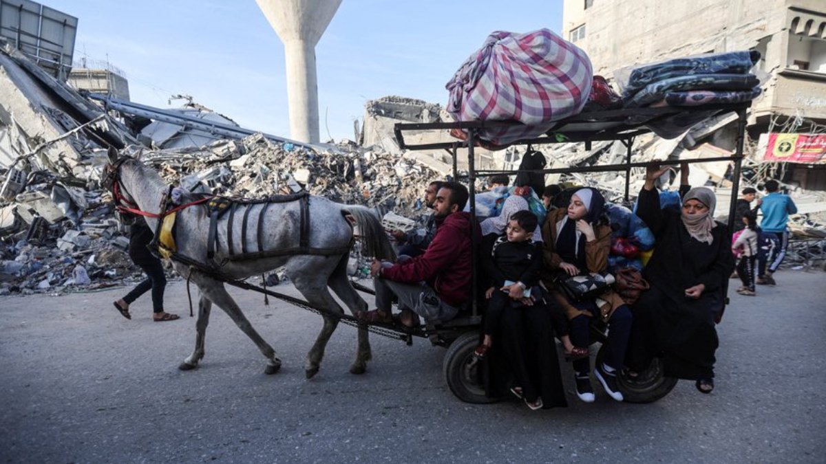 Gazze'de kırılgan ateşkes... Saldırılar durdu, İsrail 'Geri dönmeyin' dedi