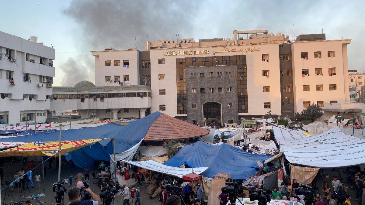 İsrail, Şifa Hastanesi'nden yıkım yaparak çekildi