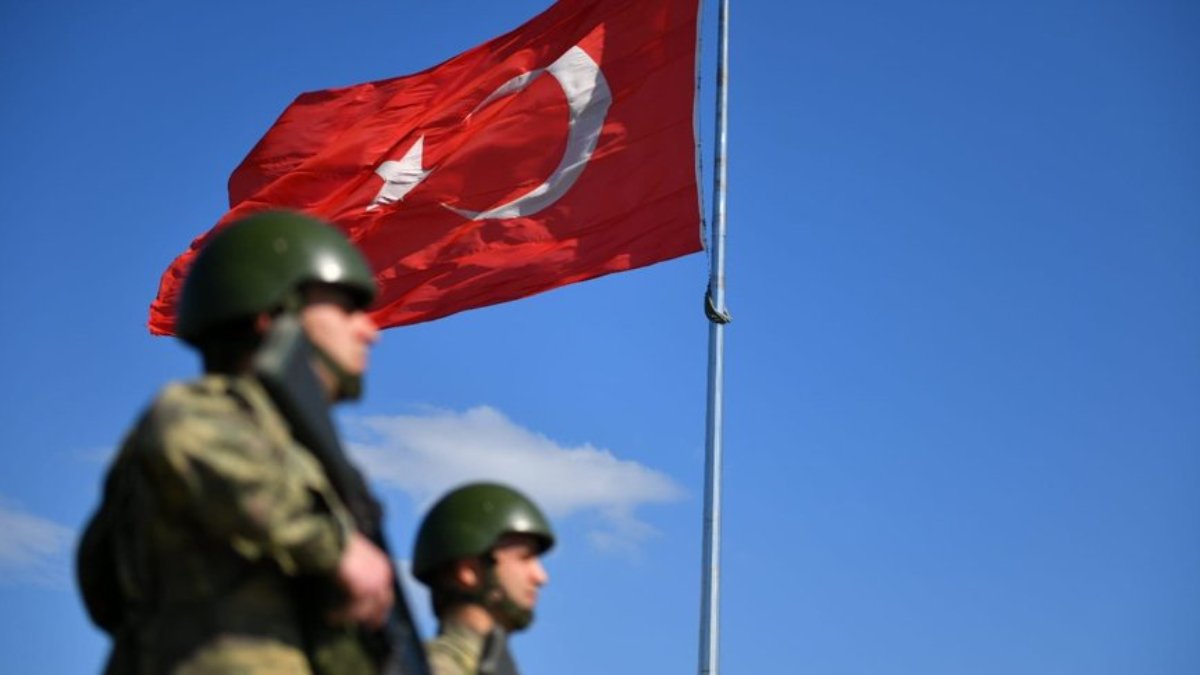 MSB: Yunanistan'dan Türkiye'ye gönderilmeye çalışılan 3 kişi yakalandı
