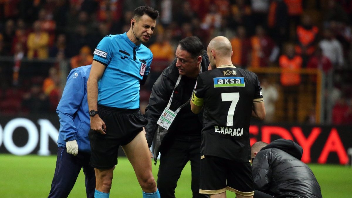 Galatasaray Alanyaspor maçında hakem Ali Şansalan sakatlandı