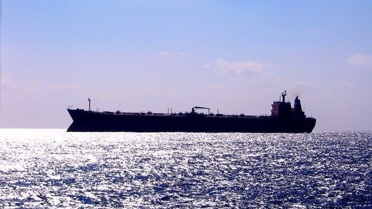 Okyanusta gerilim: 'İran, İsrail gemisini vurdu'