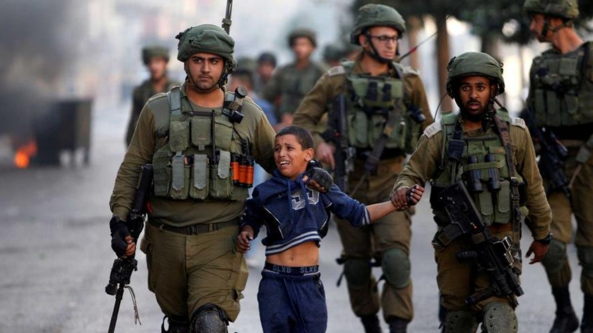 Serbest kalan Filistinli çocuk, İsrail esaretindeki şiddeti anlattı
