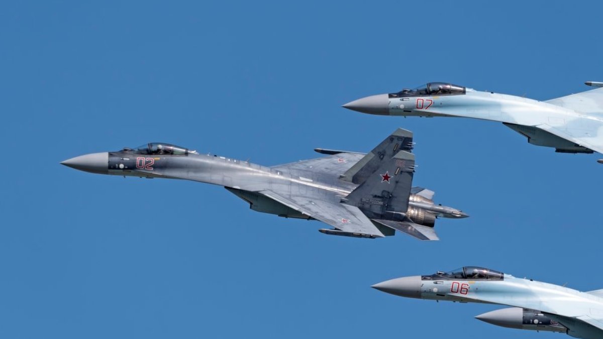 İran, Rusya'dan savaş uçakları alıyor