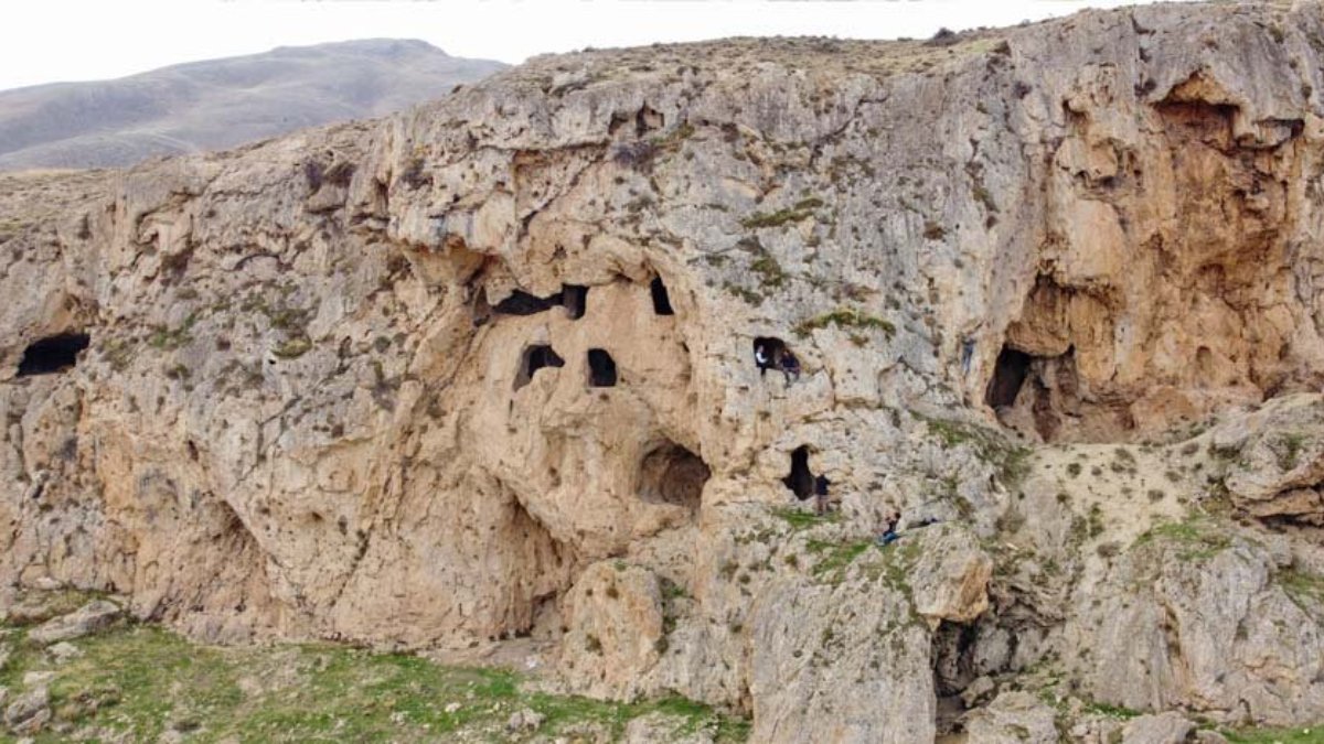 Van'ın mağaraları doğaseverleri ve arkeoloji meraklılarını cezbediyor