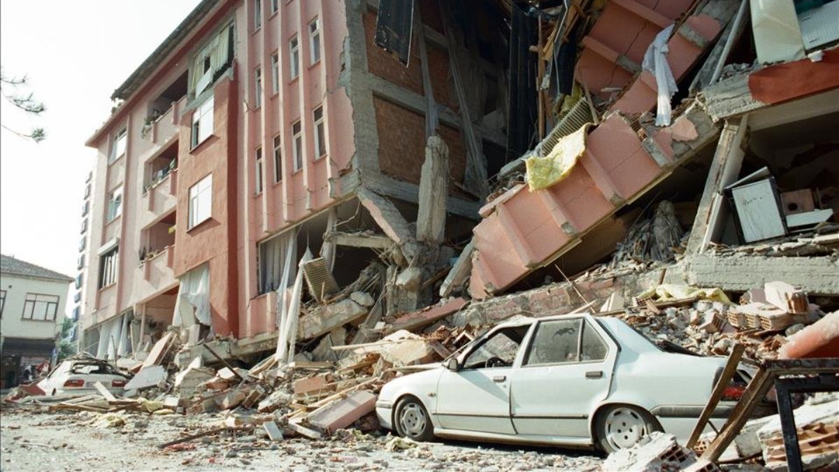 Prof. Dr. Naci Görür'den Marmara depremi açıklaması: Yerle bir oluruz